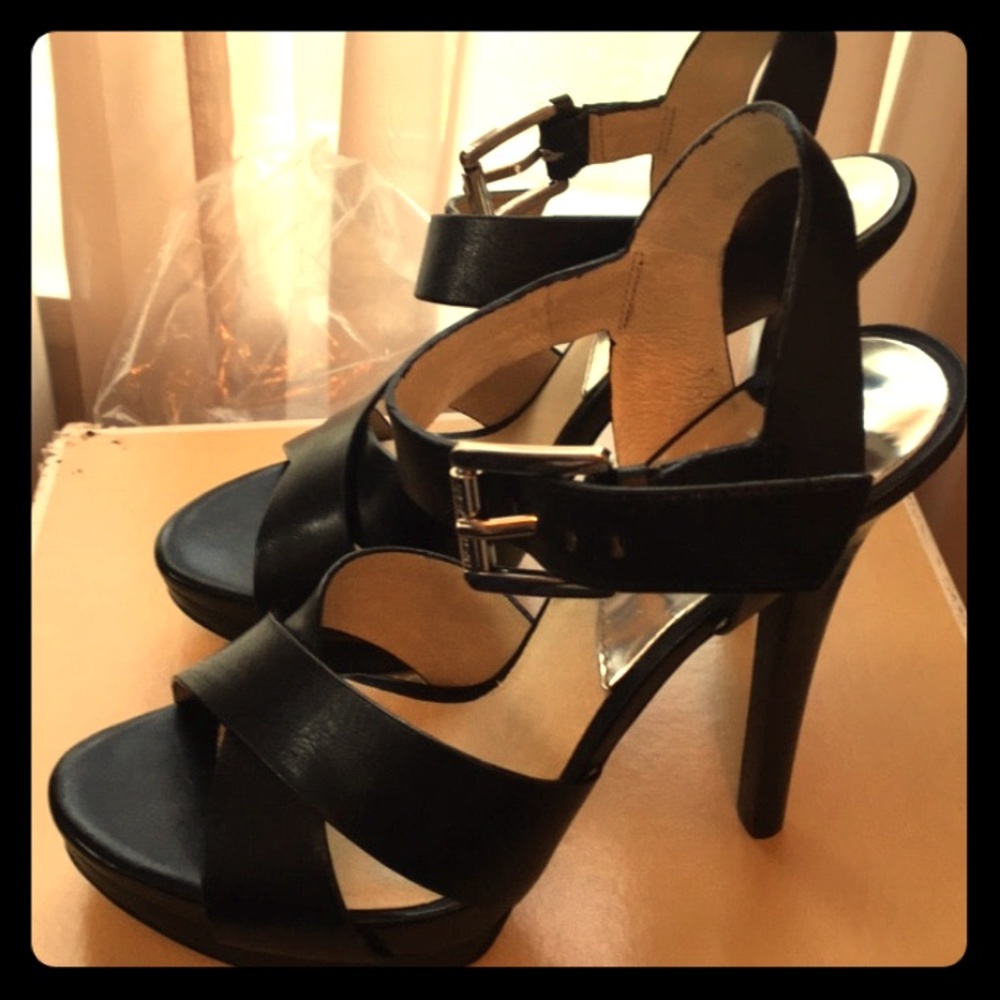 Michael Kors Oksana sandals 6.5